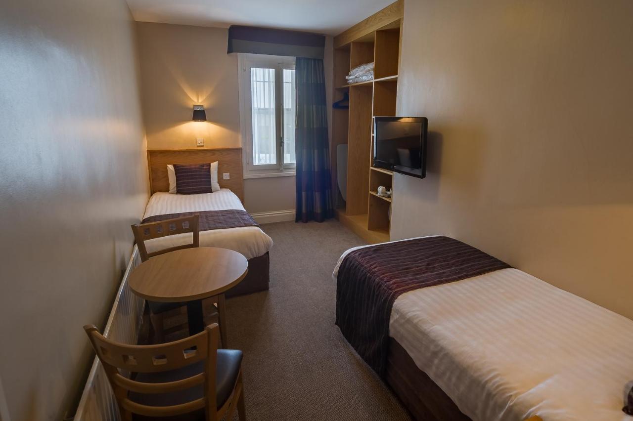 The Carraig Hotel Carrick-on-Suir Extérieur photo