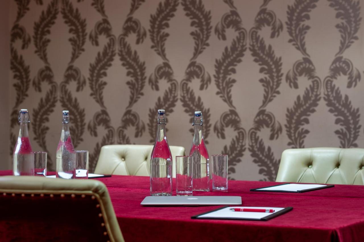 The Carraig Hotel Carrick-on-Suir Extérieur photo