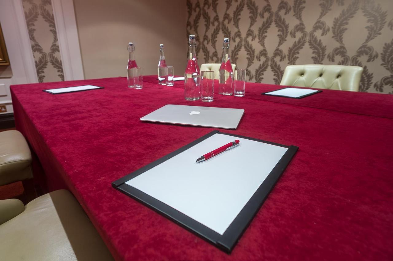 The Carraig Hotel Carrick-on-Suir Extérieur photo