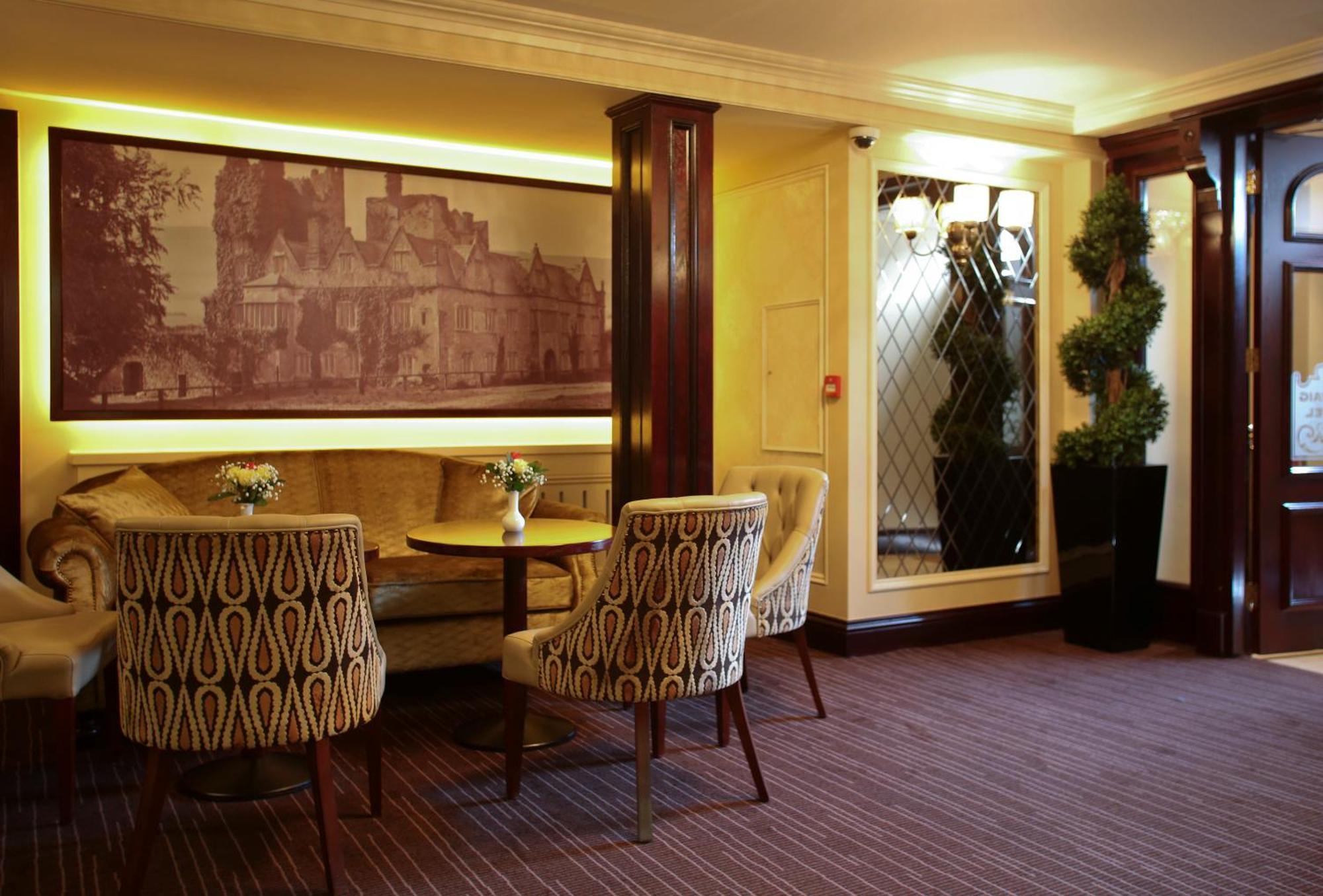 The Carraig Hotel Carrick-on-Suir Extérieur photo
