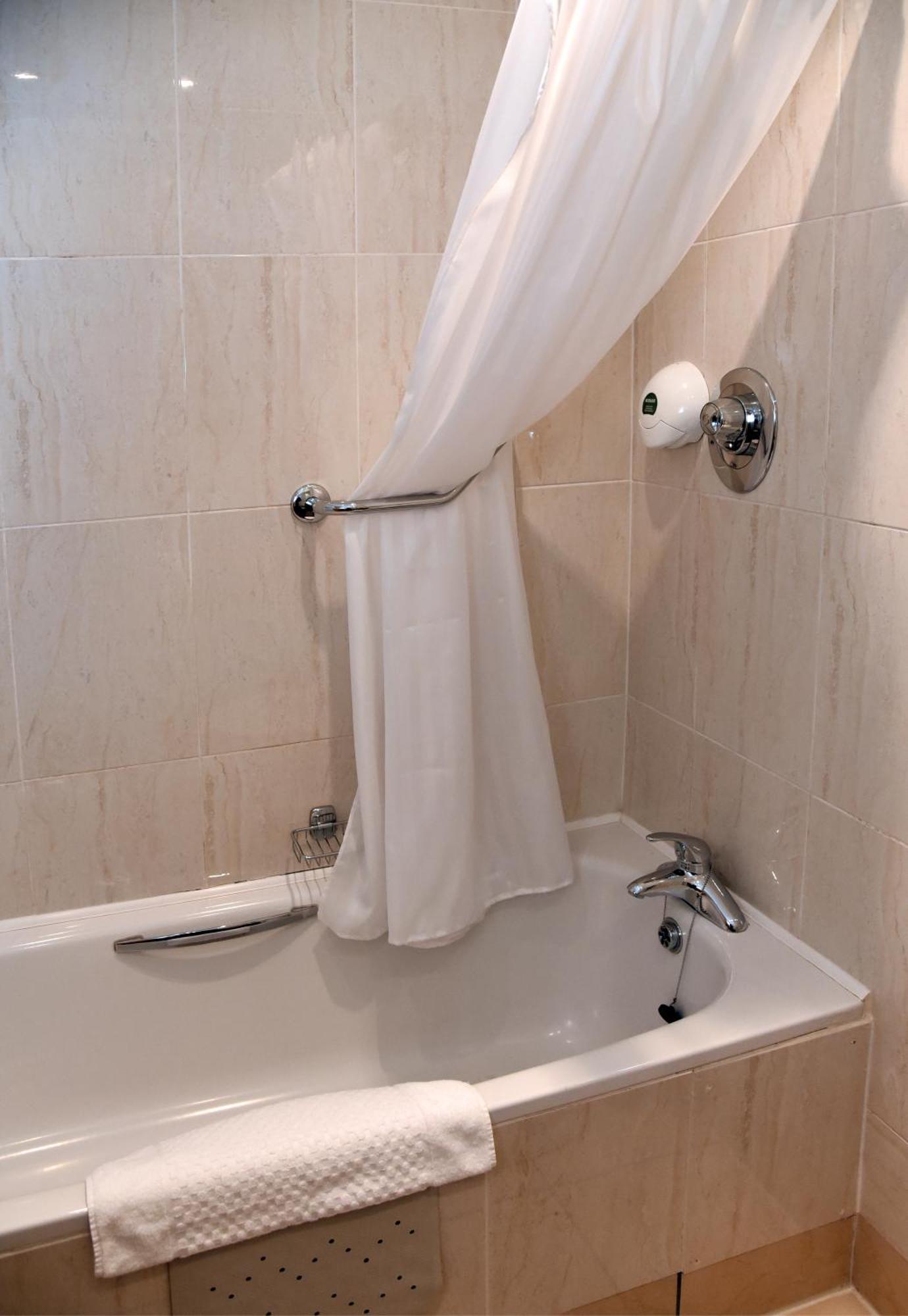 The Carraig Hotel Carrick-on-Suir Extérieur photo
